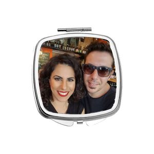 מראה קטנה מרובעת